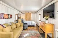 Unique Joplin Gem Converted Train Car Studio - 3-Sterne