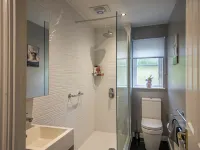 House Sleeps6-garden-petsok-parking-long Stay Disc