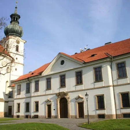 Hotel Adalbert Отели рядом с Аэропорт Вацлав Гавел