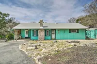 Charming Ingram Home w/ Yard & Furnished Patio! - 3-Sterne