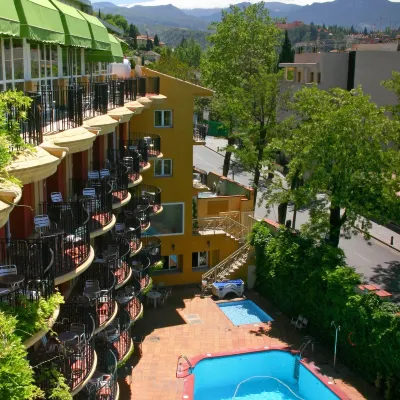 Los Angeles Hotel & Spa Отели рядом с достопримечательностью «Алказаба»