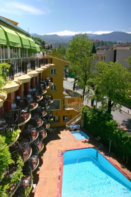 Los Angeles Hotel & Spa Hotels in Huetor Vega