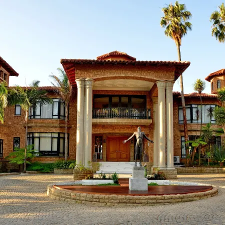 Apogee Boutique Hotel & Spa