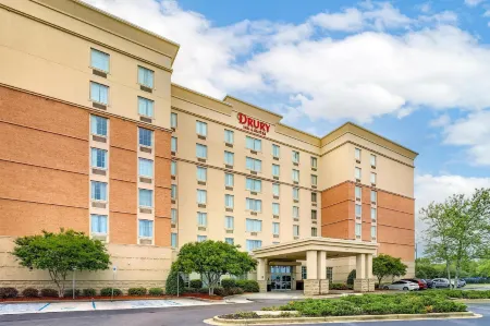 Drury Inn & Suites Montgomery Отели рядом с достопримечательностью «Монтгомери Музеум оф Файн Артс»