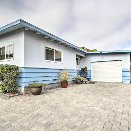 Coastal Carlsbad Home 1 Mi to Beach and Downtown