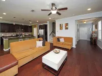 Spacious, charming 2-Story Retreat in Beautiful Summerville – Sleeps 8+