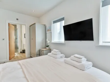 Belle House, Apt 6 Отели рядом с достопримечательностью «Парк Плейдейл Фарм»