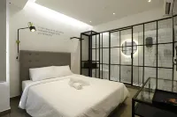 Z Hotel Ara Damansara, LRT, Mall, Airport