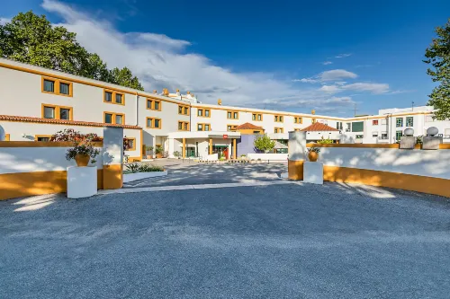 Ibis Évora فنادق في Horta das Figueiras