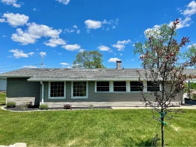 Cozy 3 bed, 2 bath home close to historic downtown Hannibal Hotels near MT Olivet Cemetery Association