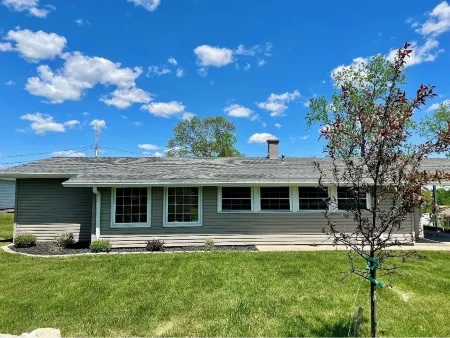 Cozy 3 bed, 2 bath home close to historic downtown Hannibal