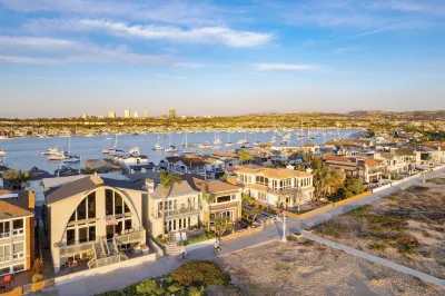 Beach Break by AvantStay Oceanfront View Patio Các khách sạn gần Sherman Library & Gardens