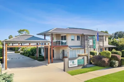 Emerald Inn by Travellers Hotels near Comet Tails and Walking Trails