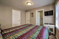Walk to Beach: Condo w/ Patio on Catalina Island - parking