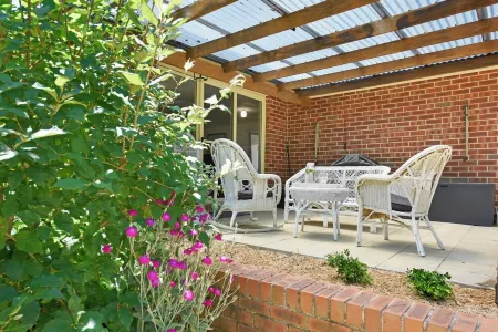 4BR Cottage w/ Firepit & Pool Table Отели в г. Блэкхет