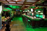Hayes Hotel - ที่มีบาร์