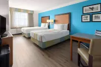 La Quinta Inn by Wyndham Pittsburgh Airport Hotels in Coraopolis