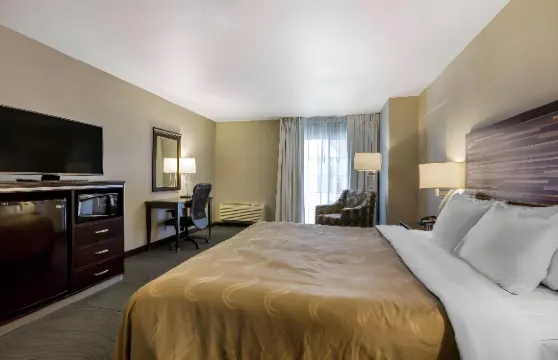 凱藝酒店-福爾布魯克15號州際公路