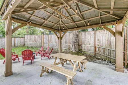 Storybook Tacoma Cottage Escape