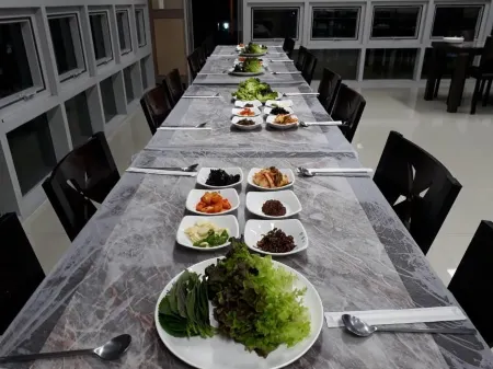 Danyang Three Nests Stay Pension