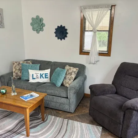 "Beachy Bungalow" cottage in  Harbor Beach - Perfect getaway spot