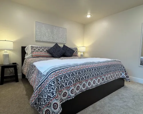 Jordan River Retreat. Charming 1 bedroom apartment in Lehi Ut on the river. Hotels in Lehi