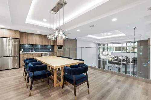 AQUA Corner Unit w Balcony and Amazing View #614 - 景觀