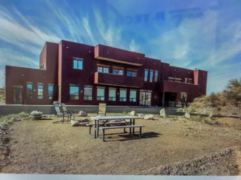 Charming 1-bedroom guest in serene Gold Canyon with WiFi Spacious Guest House