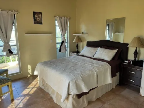 Charming 2-bedroom bungalow in fabulous Providenciales with AC