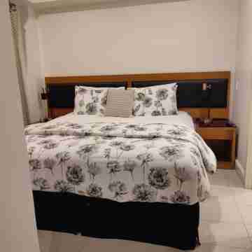 Panaromic magical views, two beds luxury apartment Darwin CBD Rooms