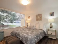 Spacious Retreat House Only 12 Miles from Seattle & Minutes 2 SeaTac Airport Hotéis em Burien