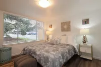 Spacious Retreat House Only 12 Miles from Seattle & Minutes 2 SeaTac Airport