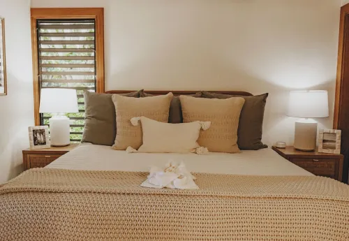 The Serene Escape 1-bedroom condo- 5 min walk to the beach - Koloa!