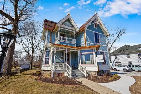 McKinley Manor - A Historic 1893 Victorian Gem