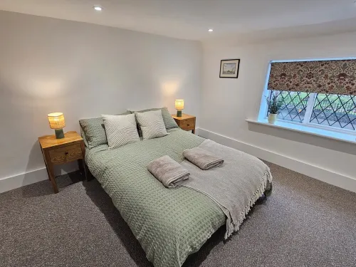 Beautiful historic cottage pets welcome