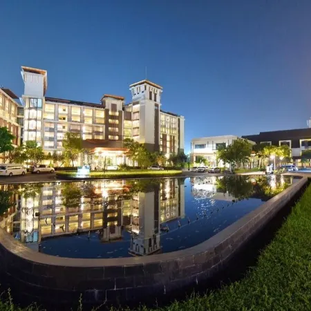 Summit Windmill Golf Suite Hotel at Suvarnabhumi