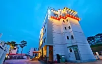 Daebudo Hotel Marina Hotels near Daebudo