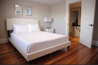 Charming Remodeled 4 Bedroom Home in Downtown High Point Hotels near String & Splinter Club Inc