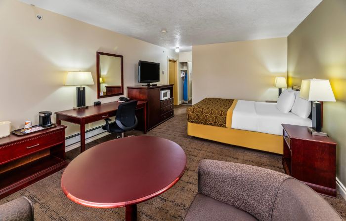 Econo Lodge Inn & Suites High Level