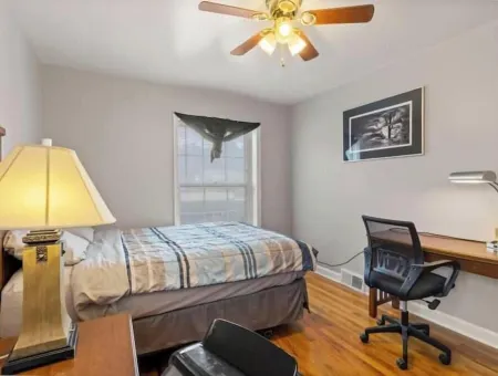 10 Minutes from Downtown! The Highlands Hideaway Отели рядом с достопримечательностью «Time Square Watch Shop»