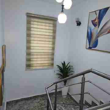 Cozy 2-bedroom bnb in beautiful Palmgrove Estate Ilupeju Lagos with AC & WiFi Others