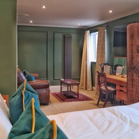 The Alyth Hotel