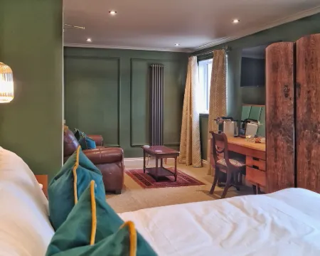 The Alyth Hotel Hotels in Blairgowrie