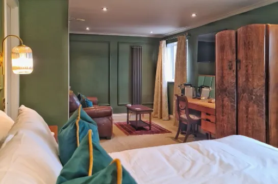 The Alyth Hotel