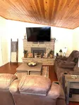 Cool cabin with AC in charming Pine