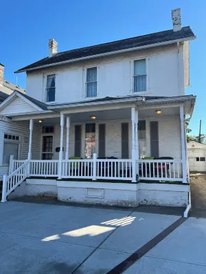 3-bedroom house in delightful Circleville with AC, WiFi. Enjoy a cozy stay Hotels in Circleville
