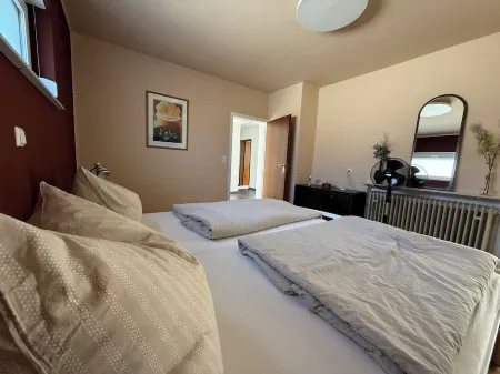 Appelhaus in Geinsheim - 6 rooms - 3 bedrooms Отели в г. Нойштадт