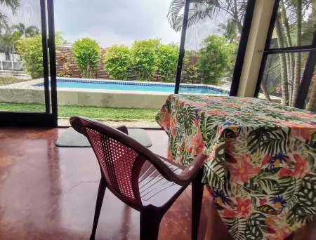 Entire Vacation Home, Sleep 8, Pool, Kitchens GET 35% WHEN USING US CREDIT CARD