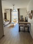 Spacious studio, ideally located