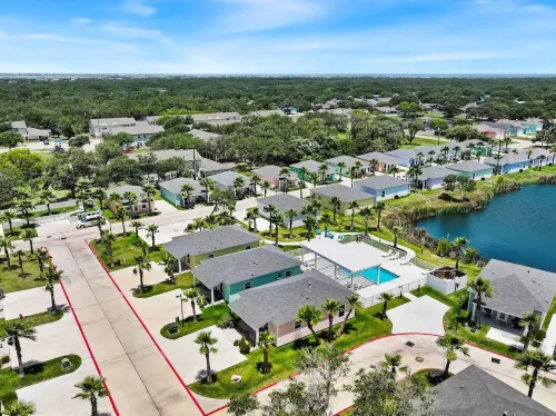 The Salty Breeze Cottage at The Oasis